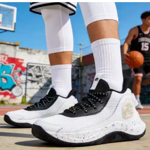 Zapatillas deportivas de balon - Men Shoes Under Armour reseña y precio